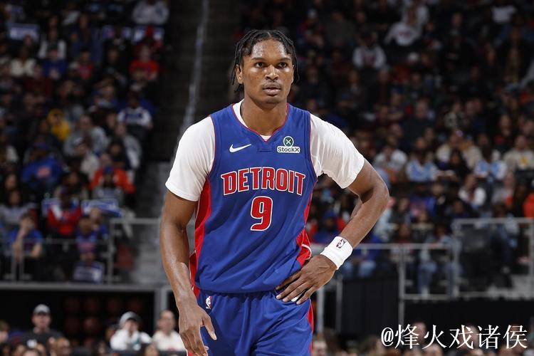 奥萨尔调整手感！全场6中3、罚球7中1揽下7分6板2失误